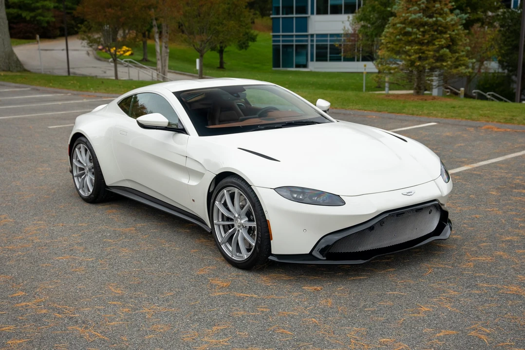 2020 Aston Martin V8 Vantage (2019+) - Image 14 of 31