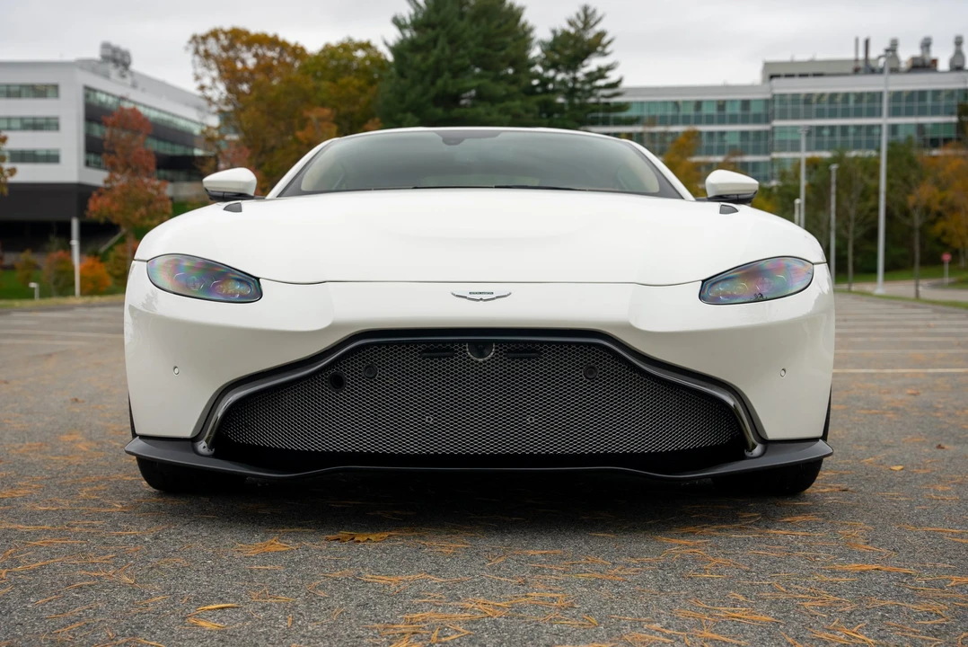 2020 Aston Martin V8 Vantage (2019+) - Image 10 of 31