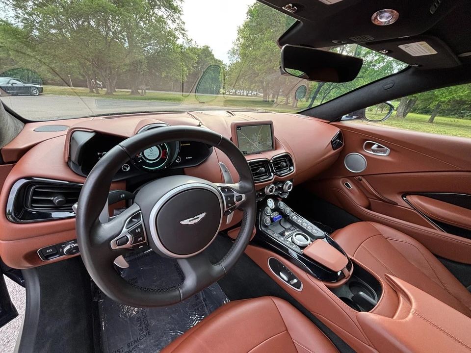 2020 Aston Martin V8 Vantage (2019+) - Image 10 of 31
