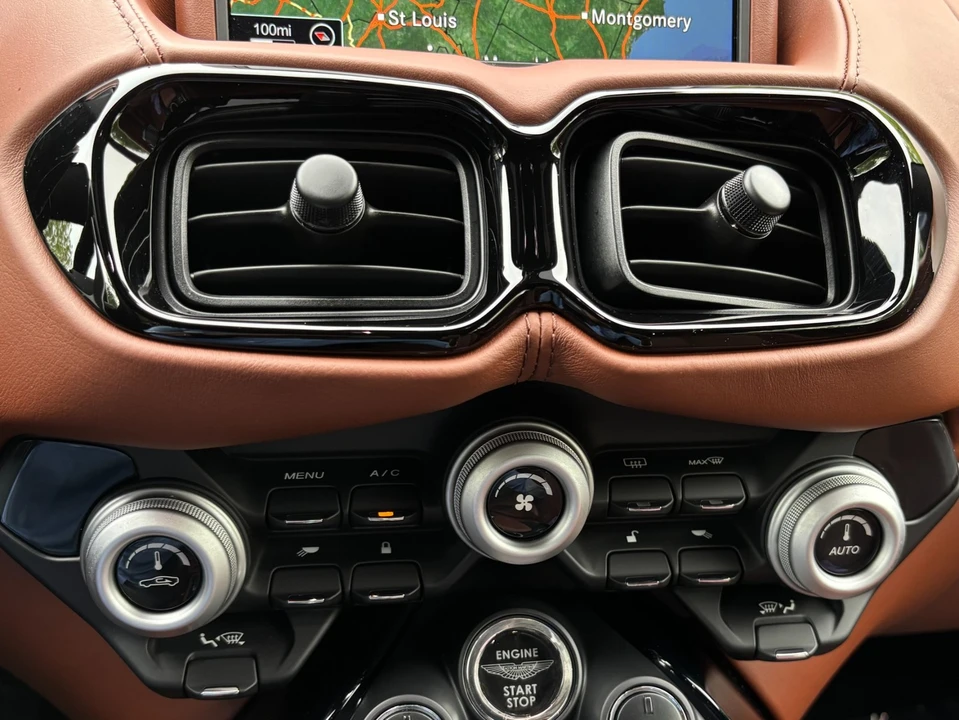 2020 Aston Martin V8 Vantage (2019+) - Image 23 of 31