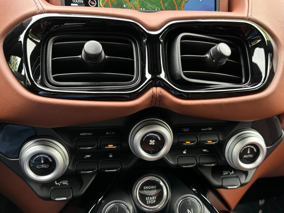 2020 Aston Martin V8 Vantage (2019+) - Image 24 of 31