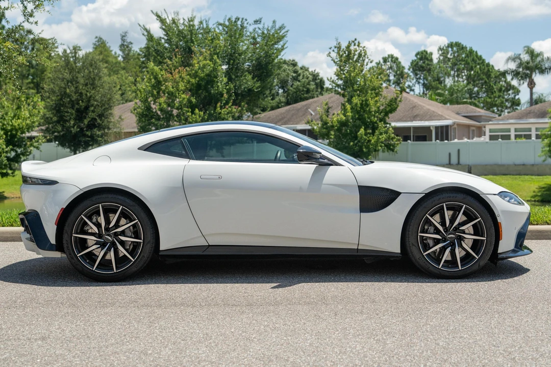 2020 Aston Martin V8 Vantage (2019+) - Image 3 of 31