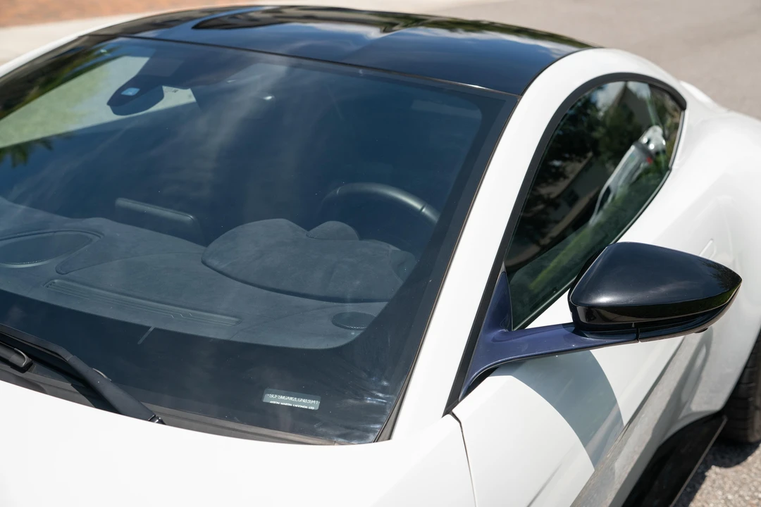 2020 Aston Martin V8 Vantage (2019+) - Image 14 of 31