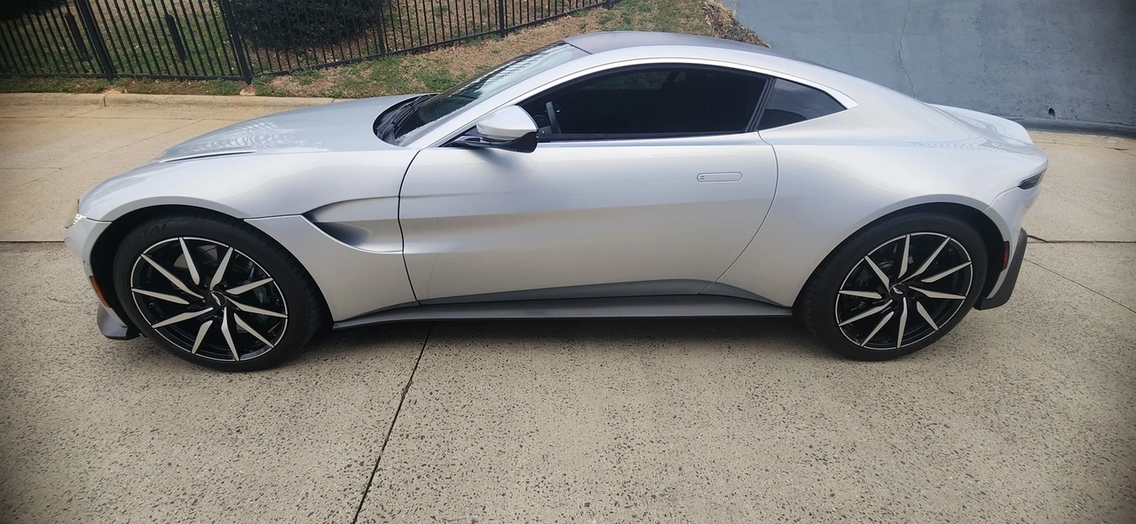 2020 Aston Martin V8 Vantage (2019+) - Image 17 of 21