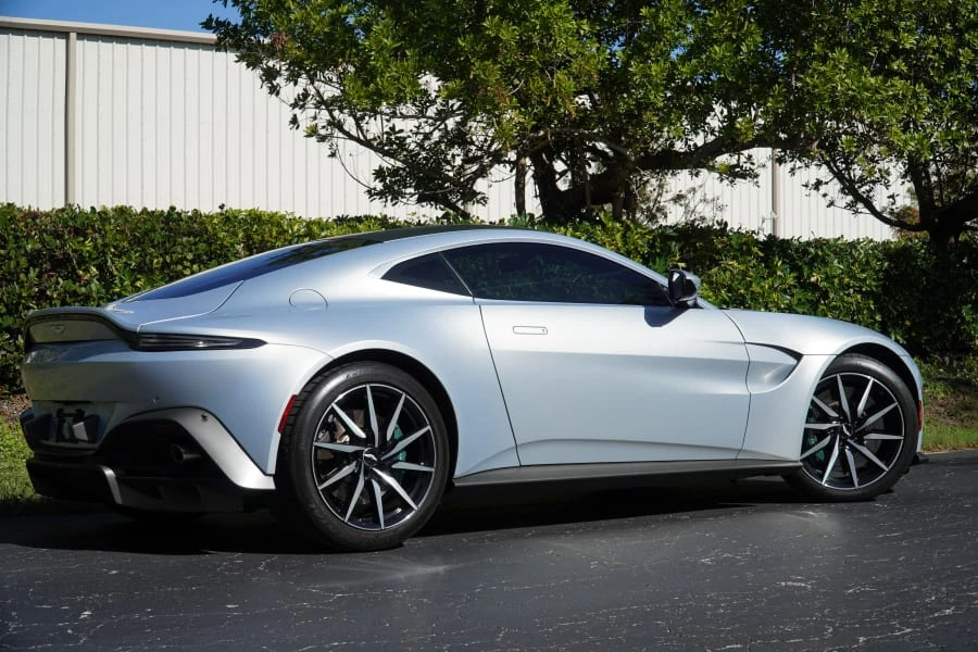 2020 Aston Martin V8 Vantage (2019+) - Image 12 of 31