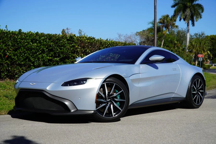 2020 Aston Martin V8 Vantage (2019+) - Image 9 of 31