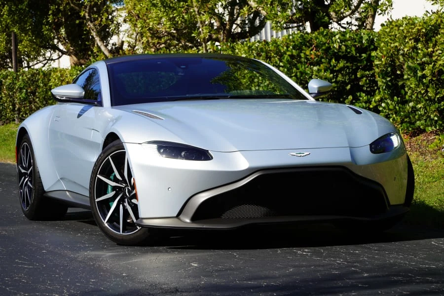 2020 Aston Martin V8 Vantage (2019+) - Image 13 of 31