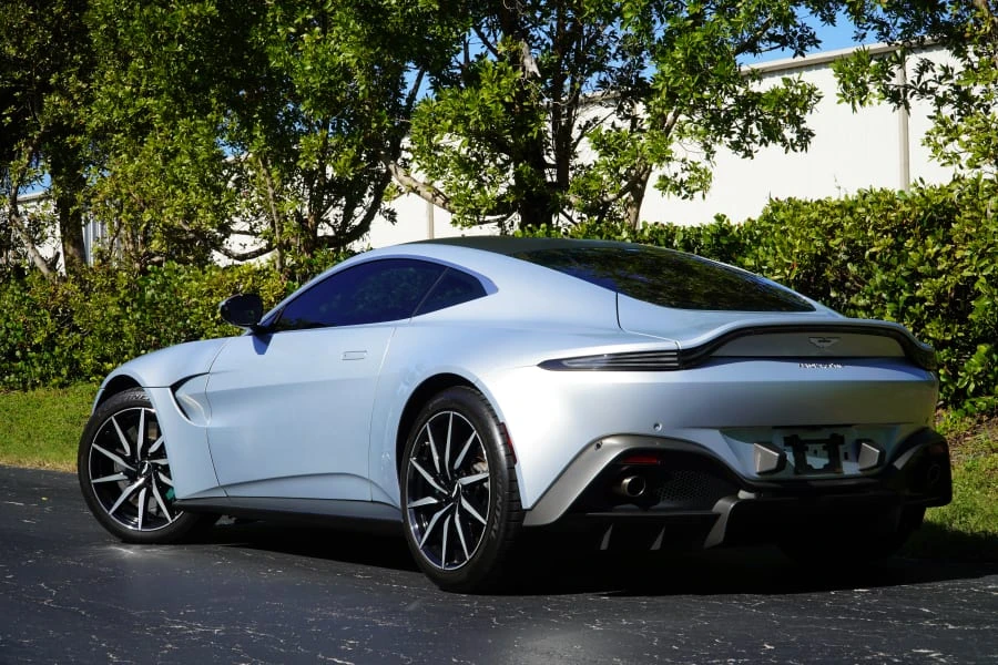 2020 Aston Martin V8 Vantage (2019+) - Image 17 of 31