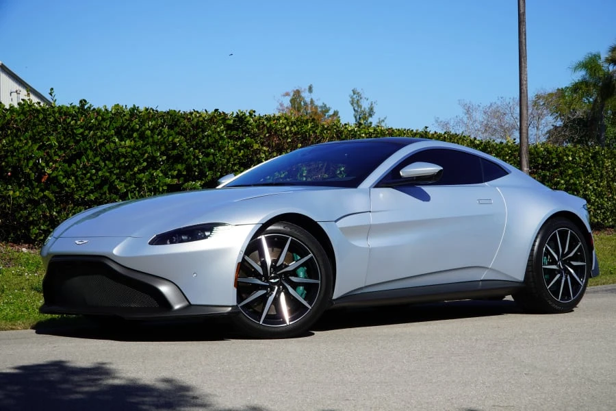2020 Aston Martin V8 Vantage (2019+) - Image 10 of 31