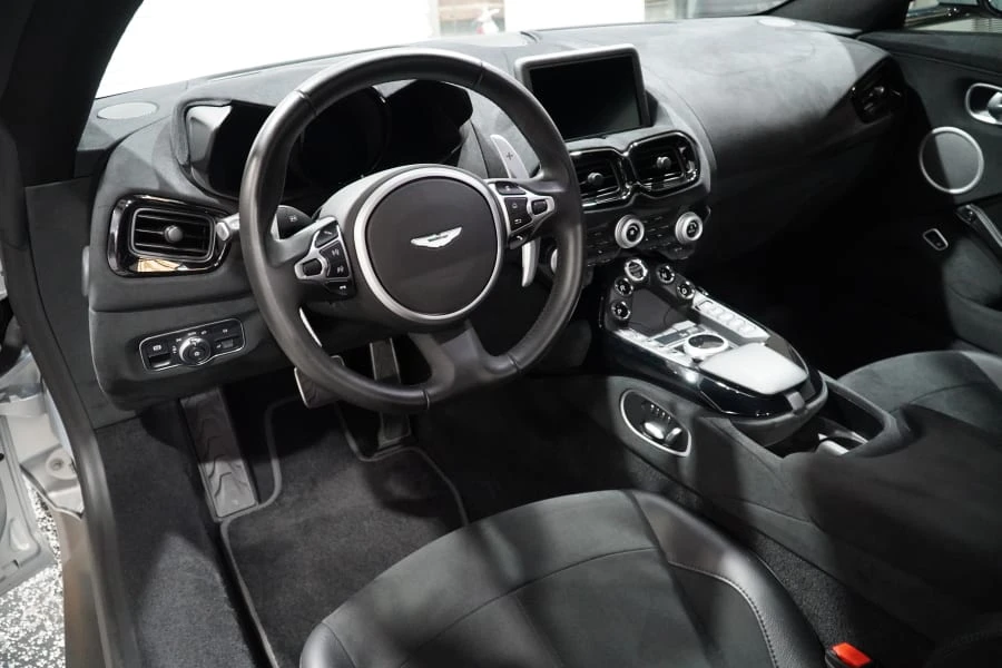 2020 Aston Martin V8 Vantage (2019+) - Image 25 of 31
