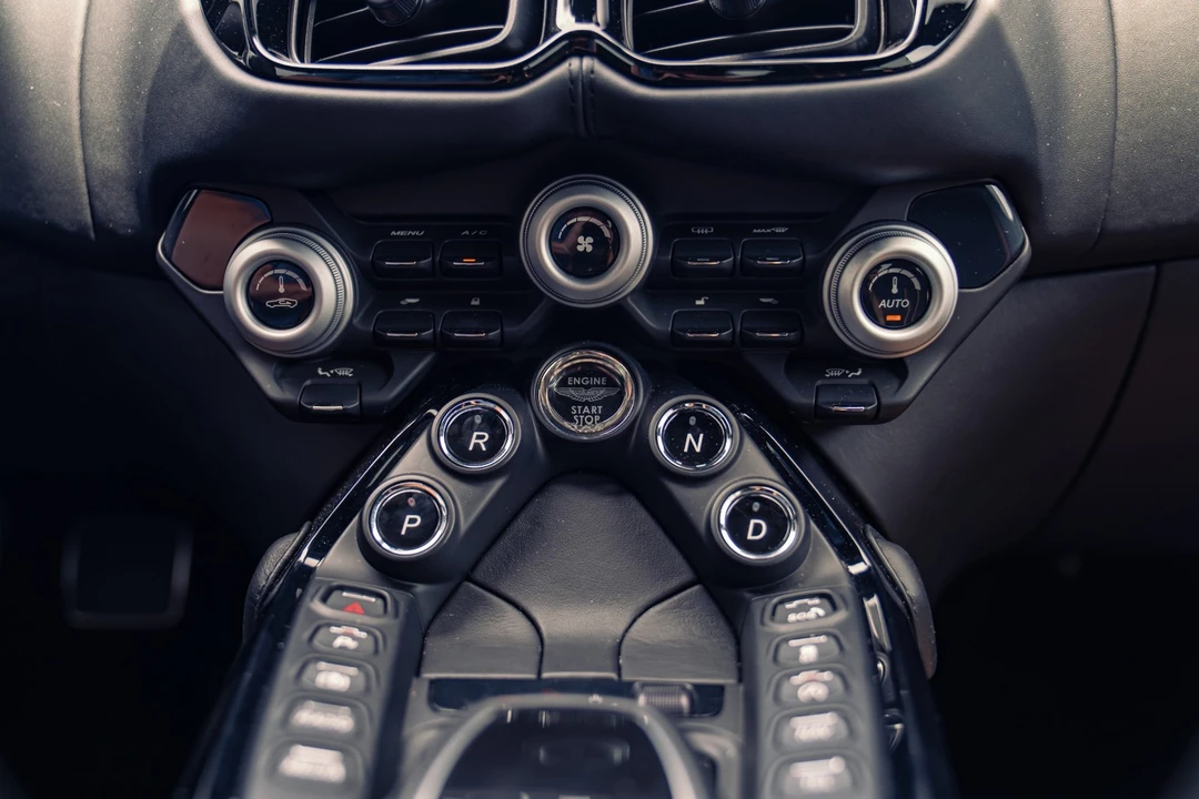 2020 Aston Martin V8 Vantage (2019+) - Image 31 of 31