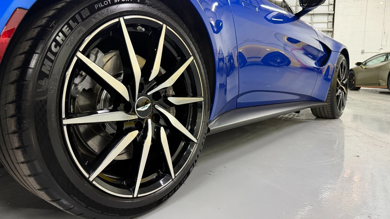 2020 Aston Martin V8 Vantage (2019+) - Image 9 of 21
