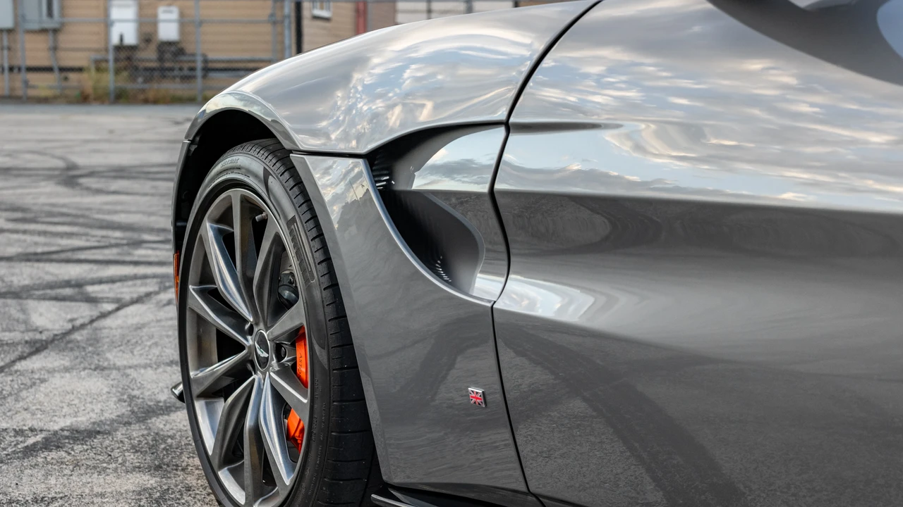 2020 Aston Martin V8 Vantage (2019+) - Image 26 of 31