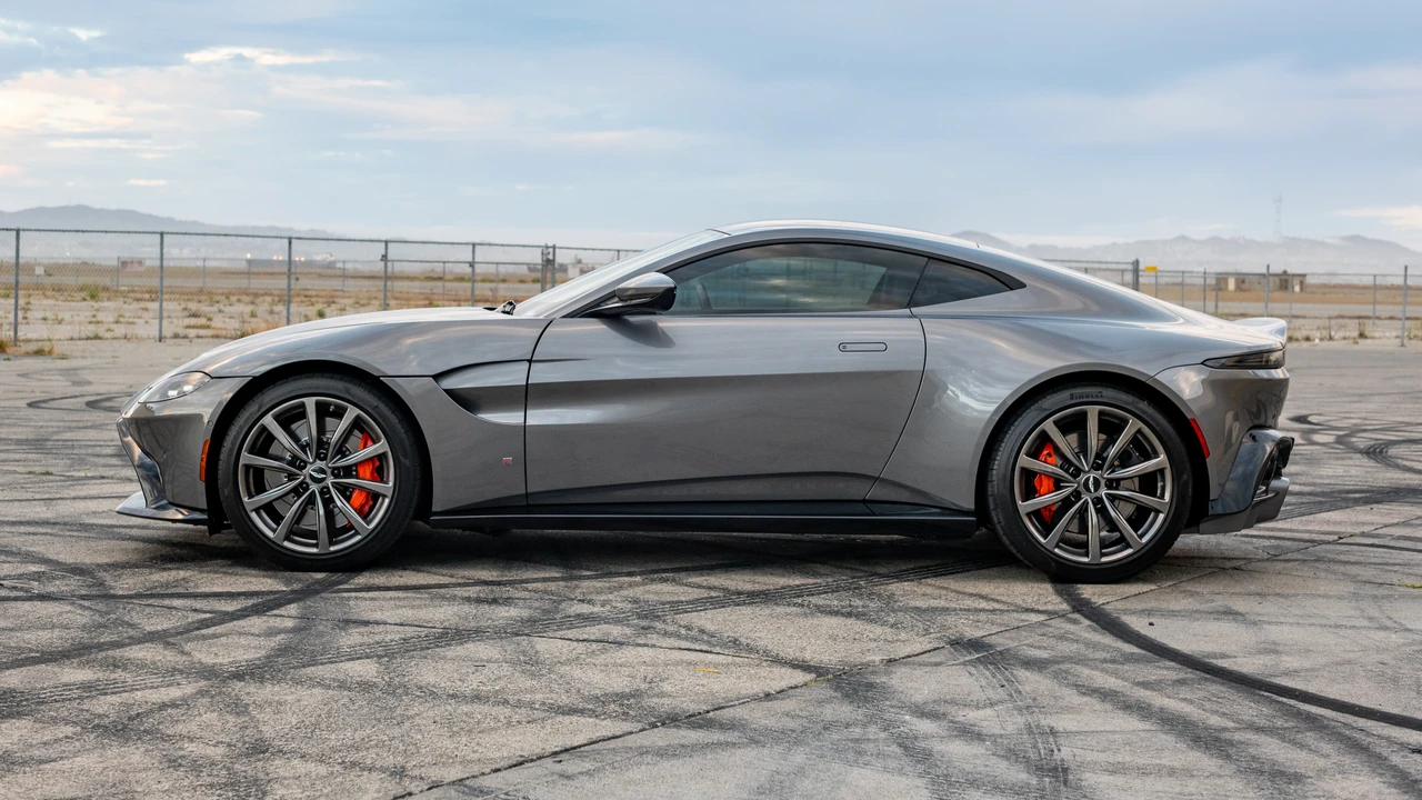 2020 Aston Martin V8 Vantage (2019+) - Image 5 of 31