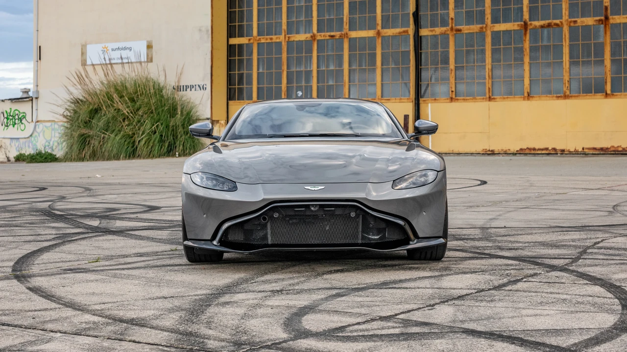 2020 Aston Martin V8 Vantage (2019+) - Image 2 of 31