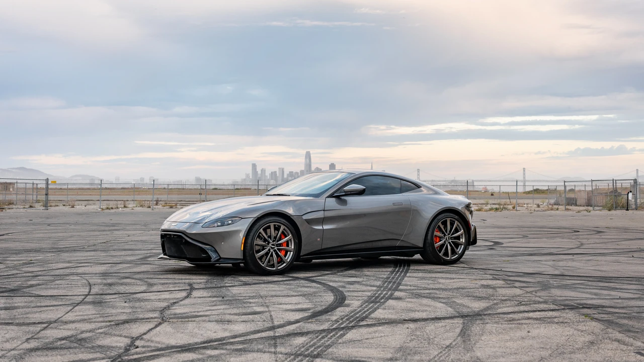 2020 Aston Martin V8 Vantage (2019+) - Image 9 of 31