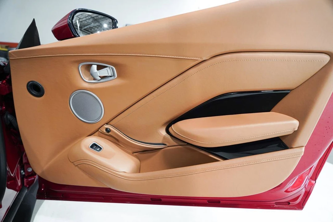 2020 Aston Martin V8 Vantage (2019+) - Image 19 of 31