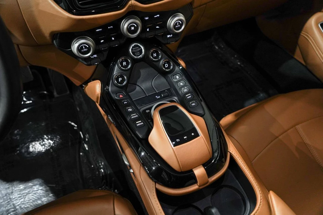2020 Aston Martin V8 Vantage (2019+) - Image 13 of 31