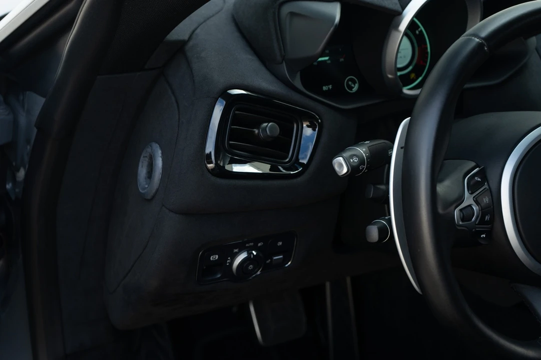 2020 Aston Martin V8 Vantage (2019+) - Image 18 of 31