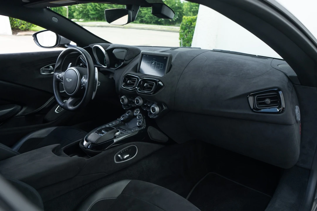 2020 Aston Martin V8 Vantage (2019+) - Image 16 of 31