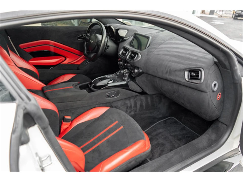 2020 Aston Martin V8 Vantage (2019+) - Image 25 of 31