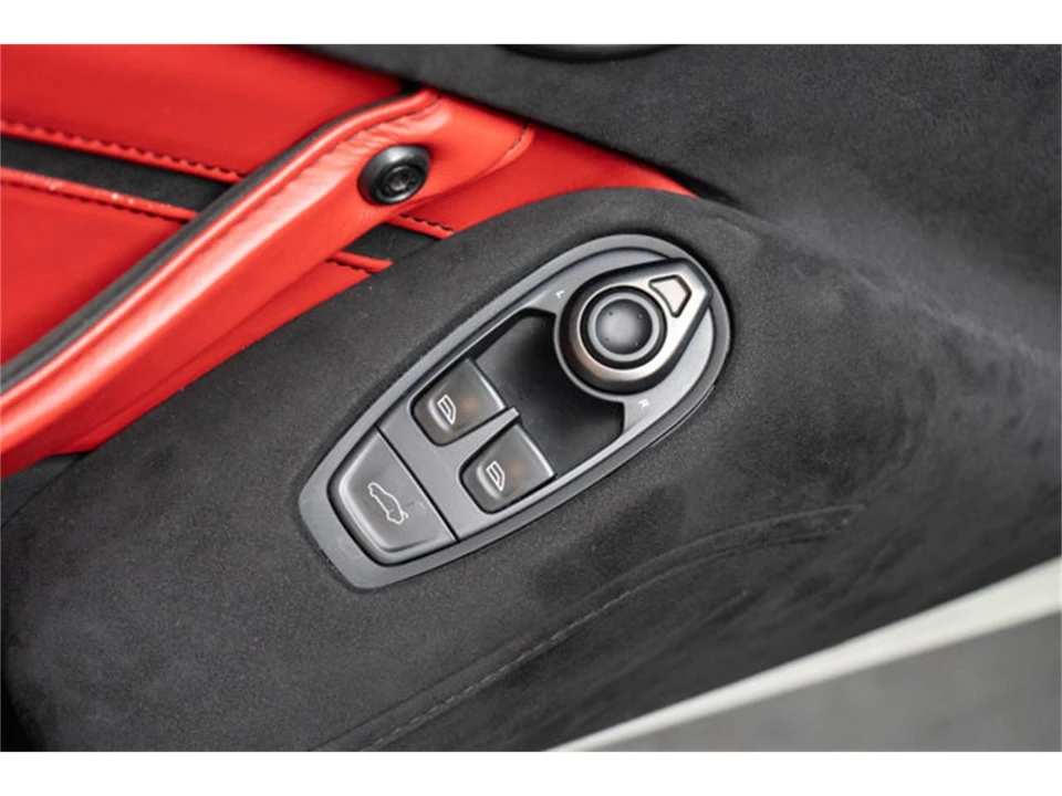 2020 Aston Martin V8 Vantage (2019+) - Image 15 of 31