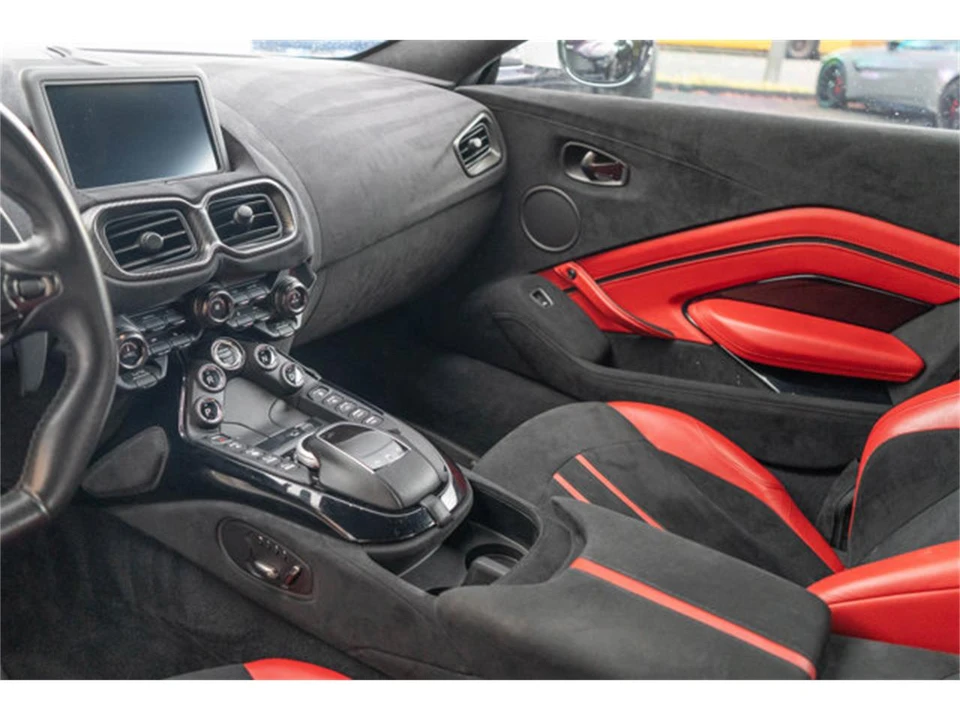 2020 Aston Martin V8 Vantage (2019+) - Image 10 of 31
