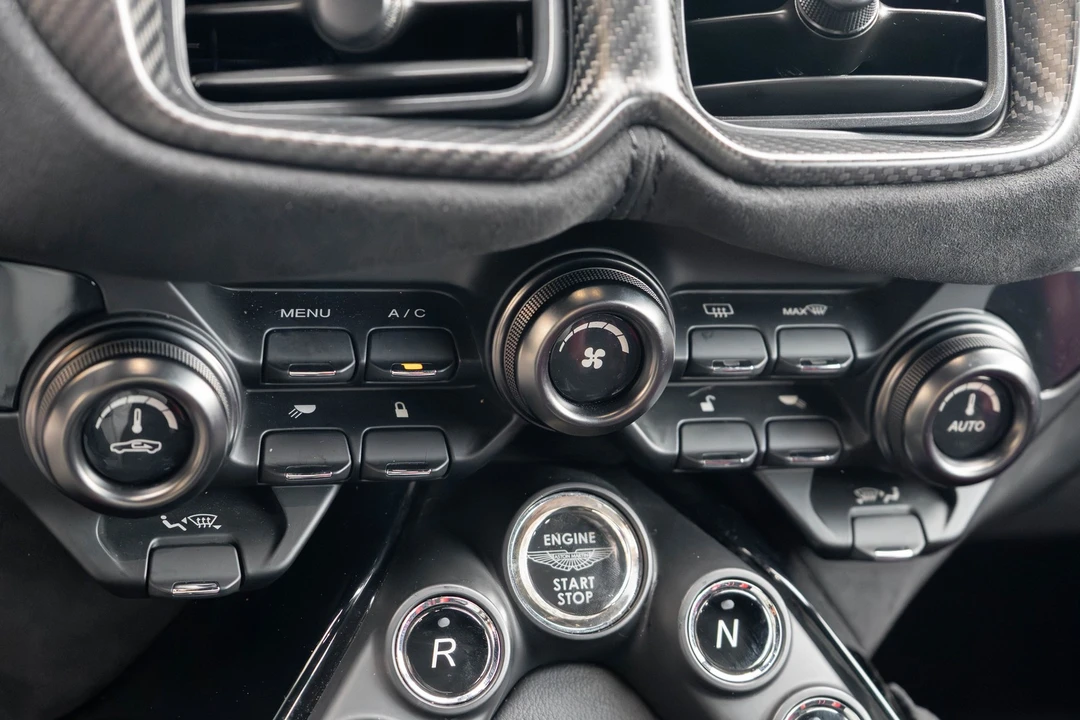2020 Aston Martin Vantage - Image 21 of 31