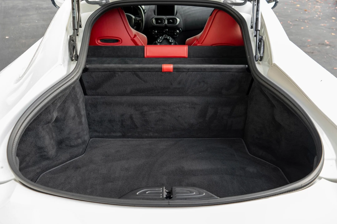 2020 Aston Martin Vantage - Image 28 of 31