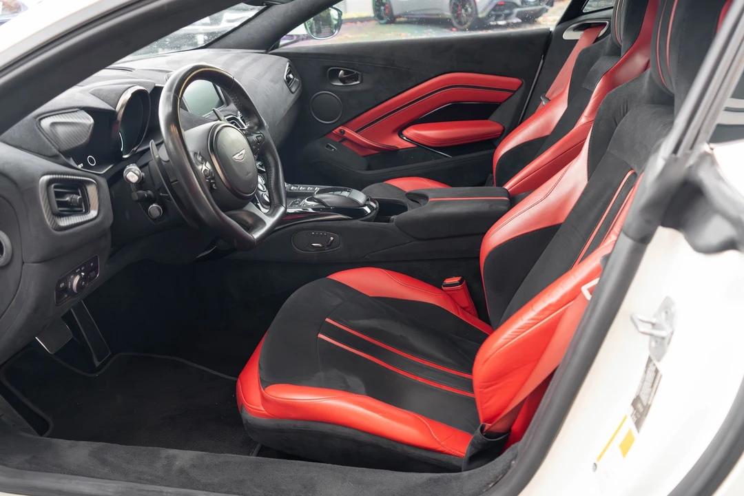 2020 Aston Martin Vantage - Image 11 of 31