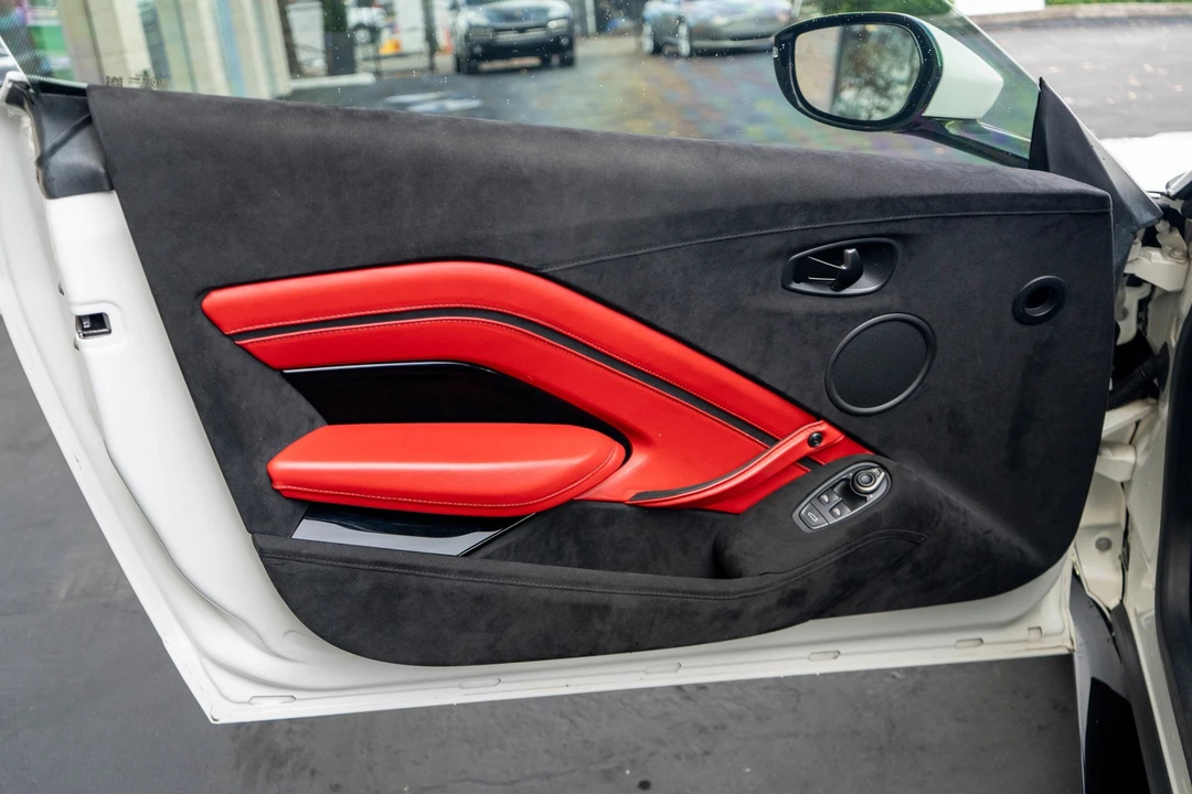 2020 Aston Martin V8 Vantage (2019+) - Image 13 of 31
