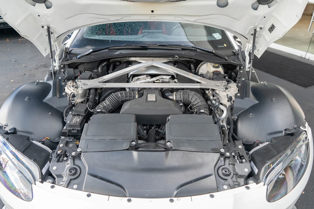 2020 Aston Martin Vantage - Image 29 of 31