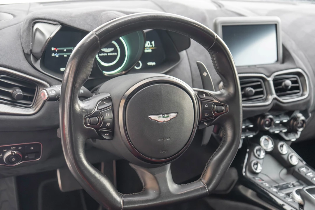 2020 Aston Martin Vantage - Image 10 of 31