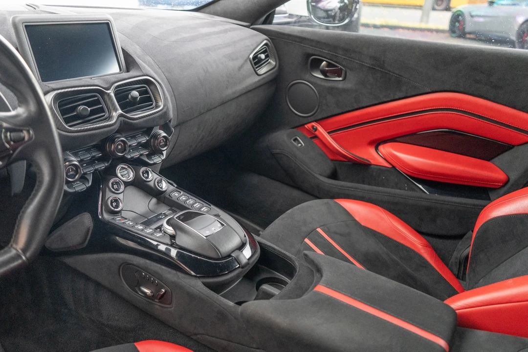 2020 Aston Martin V8 Vantage (2019+) - Image 9 of 21