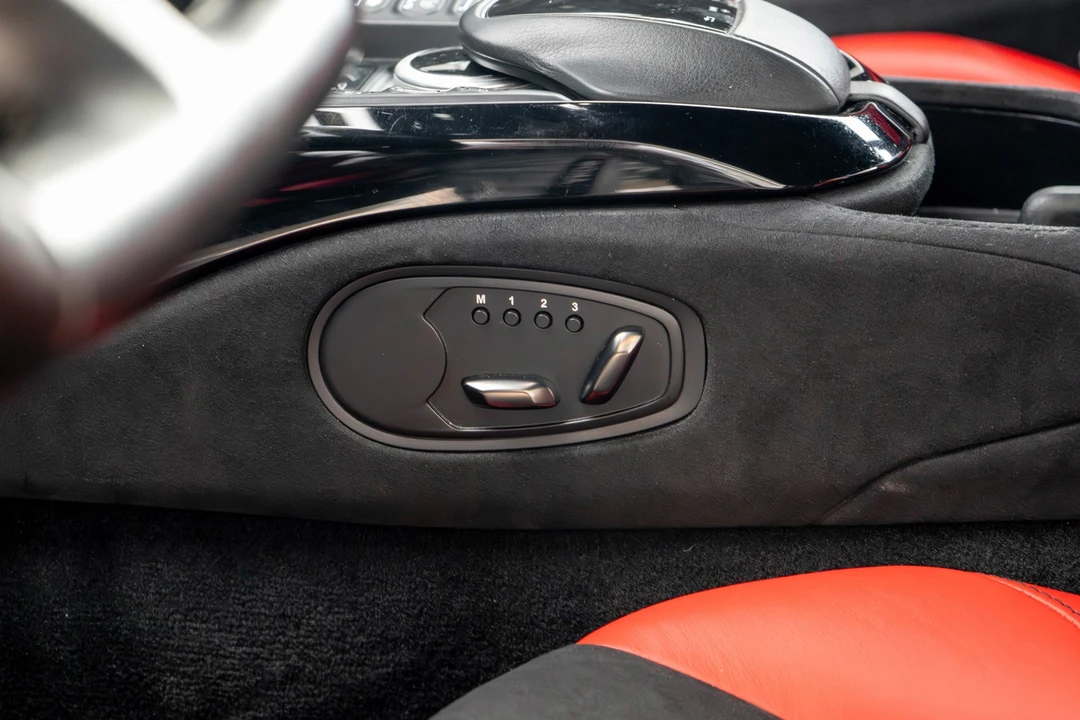 2020 Aston Martin Vantage - Image 23 of 31