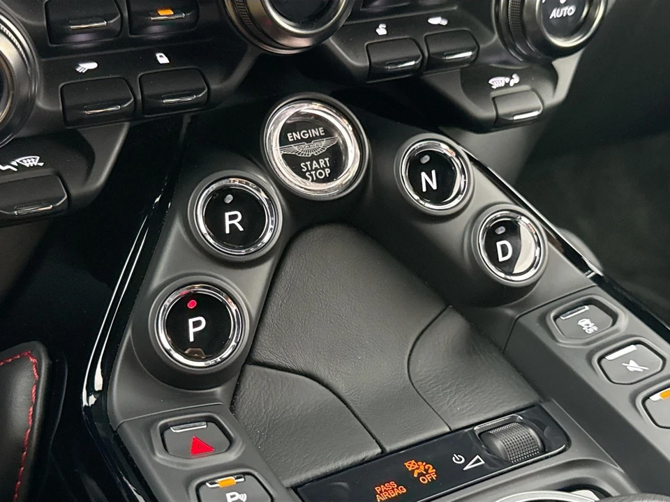 2020 Aston Martin V8 Vantage (2019+) - Image 18 of 31