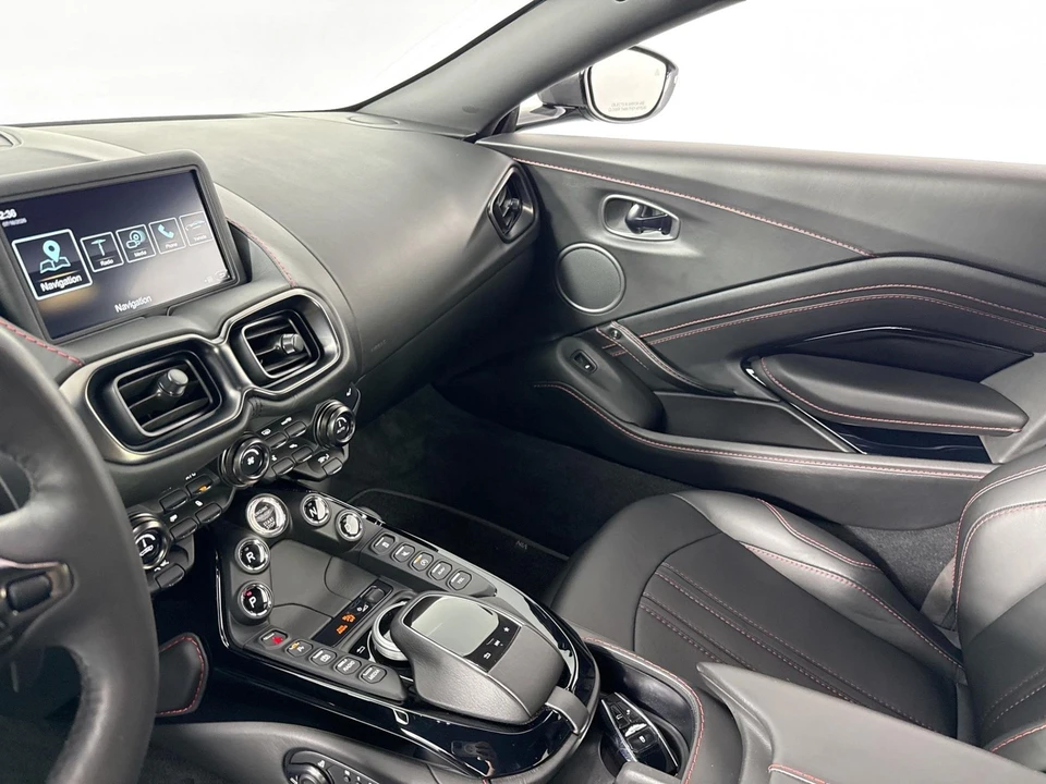 2020 Aston Martin V8 Vantage (2019+) - Image 23 of 31