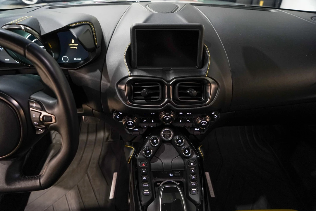 2020 Aston Martin V8 Vantage (2019+) - Image 11 of 31