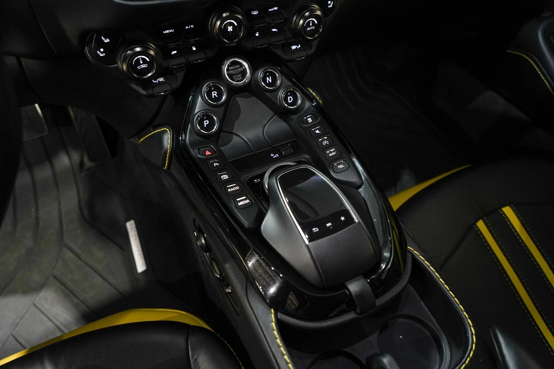 2020 Aston Martin V8 Vantage (2019+) - Image 12 of 31