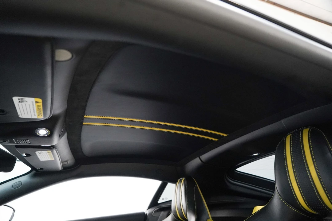 2020 Aston Martin V8 Vantage (2019+) - Image 14 of 31