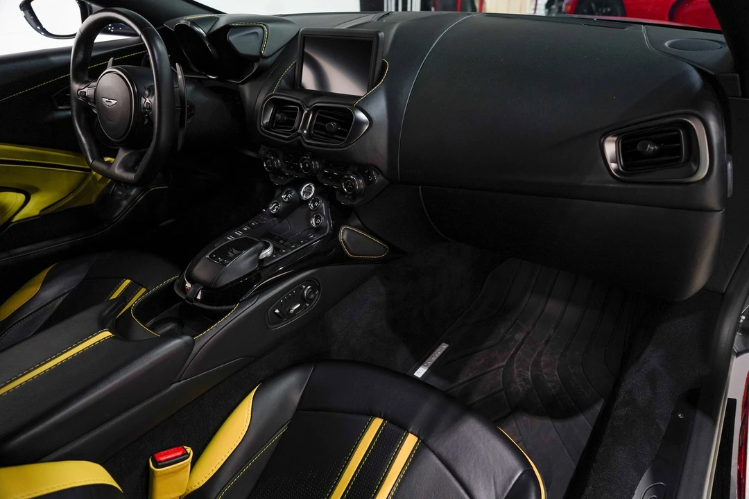 2020 Aston Martin V8 Vantage (2019+) - Image 15 of 31