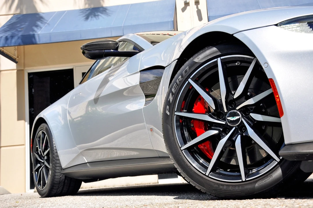 2020 Aston Martin V8 Vantage (2019+) - Image 3 of 21