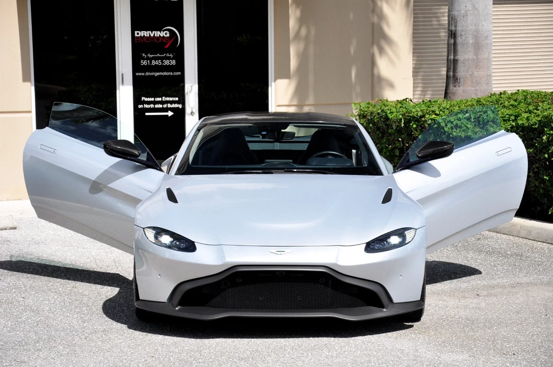 2020 Aston Martin V8 Vantage (2019+) - Image 17 of 21
