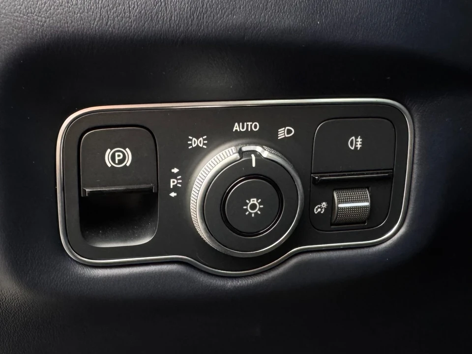 2020 Aston Martin V8 Vantage (2019+) - Image 17 of 21