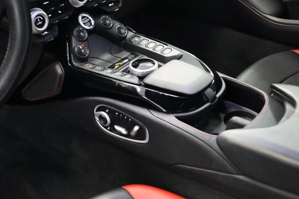 2020 Aston Martin V8 Vantage (2019+) - Image 9 of 15
