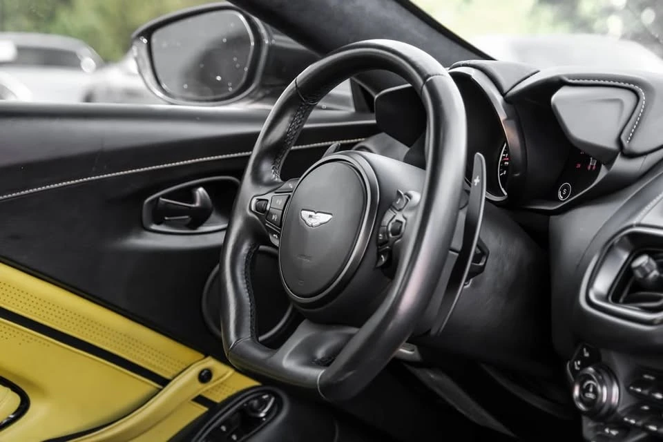 2020 Aston Martin V8 Vantage (2019+) - Image 11 of 20