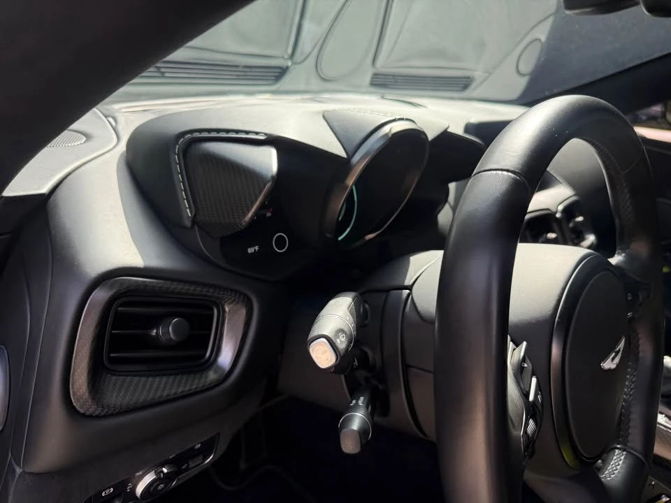 2020 Aston Martin V8 Vantage (2019+) - Image 11 of 15