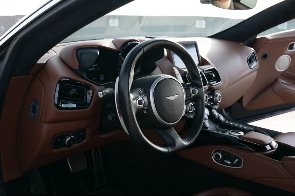 2020 Aston Martin V8 Vantage (2019+) - Image 10 of 20