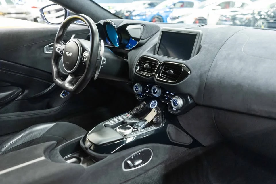 2020 Aston Martin V8 Vantage (2019+) - Image 10 of 12