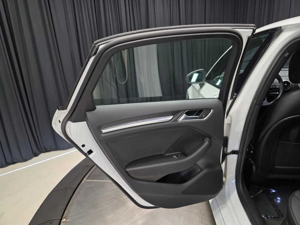2020 Audi 8V A3 - Image 28 of 31